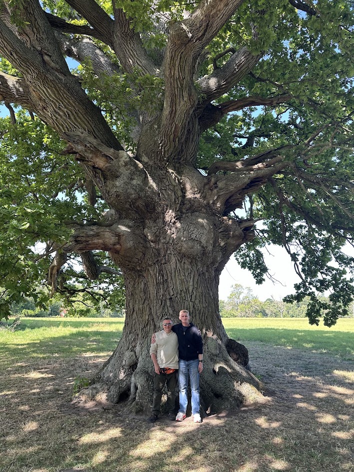 Mike and Alan under the old oak on Thurø